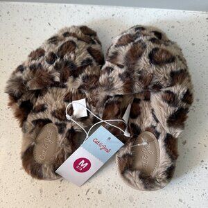 Girls Leopard Print cross faux fur slide on slippers M 2/3 Cat and Jack brooklyn